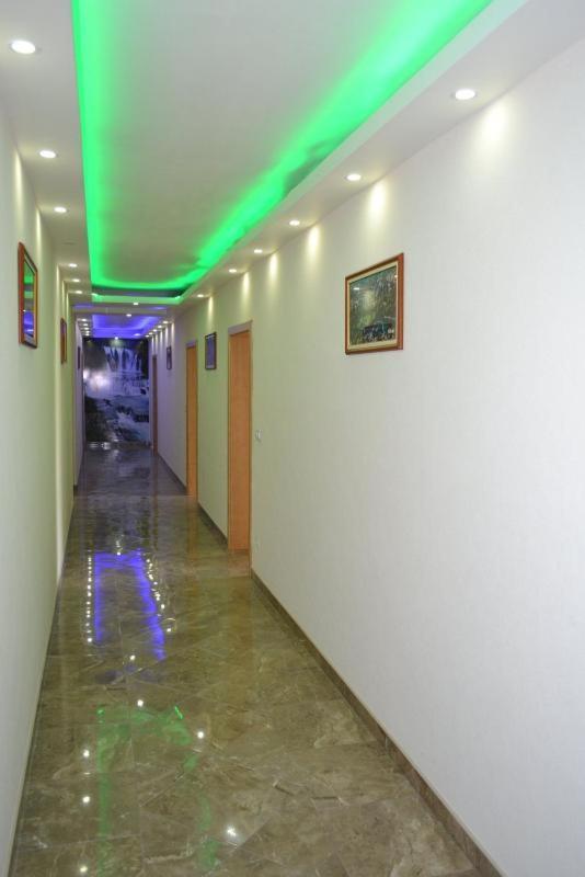 Apartmani Rizvic 大克拉杜沙 外观 照片